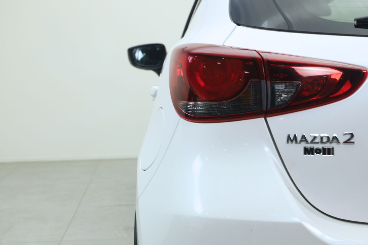 Foto Mazda Mazda2 8