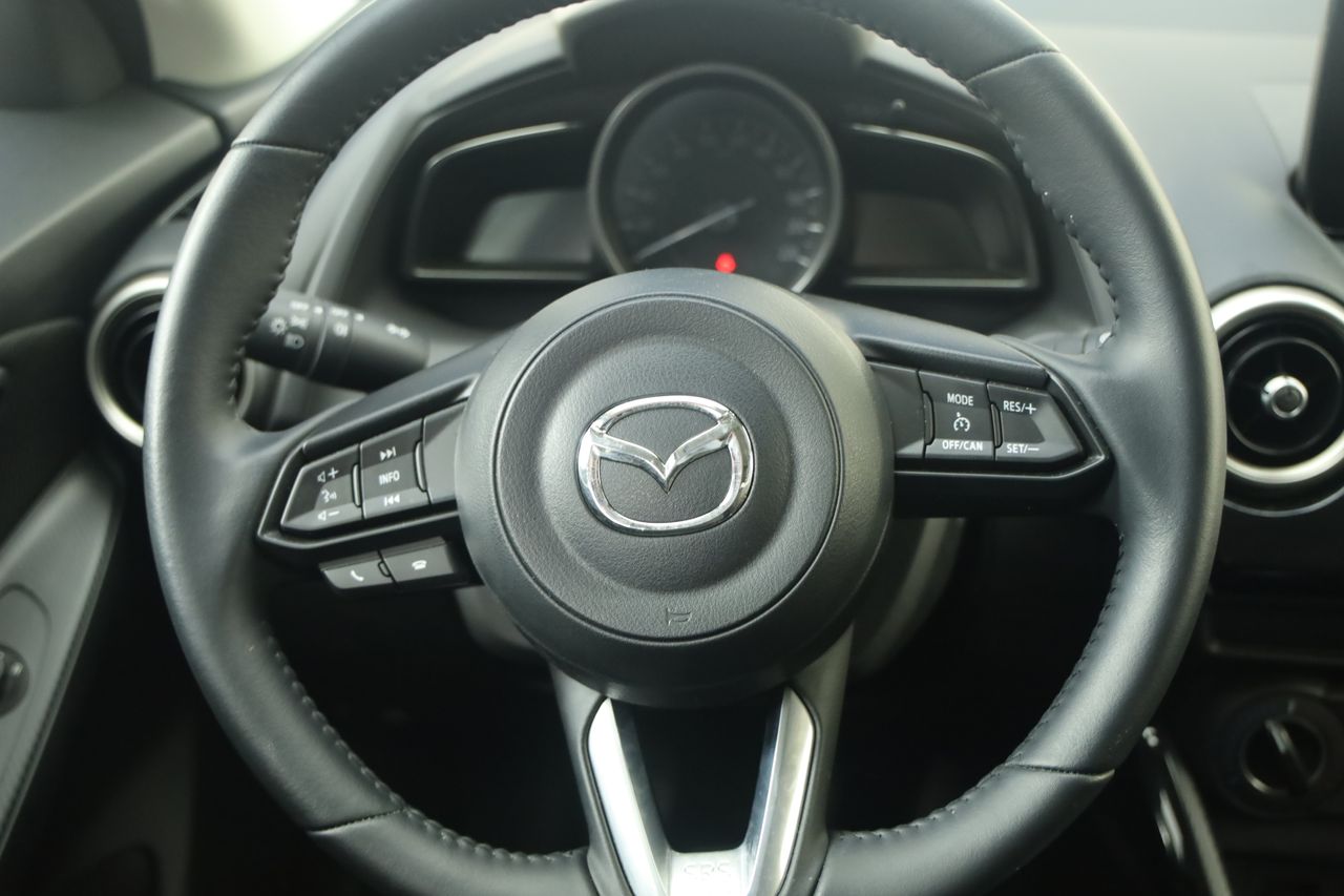Foto Mazda Mazda2 16